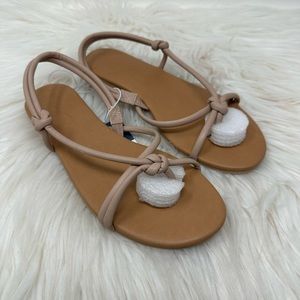 Universal Thread Petal straps Slides Sandals size 8.5
